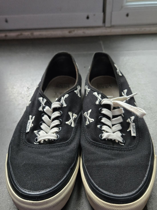 Vans Other - Vans Black Canvas Skull & Crossbones Low-Top Sneakers with White Laces